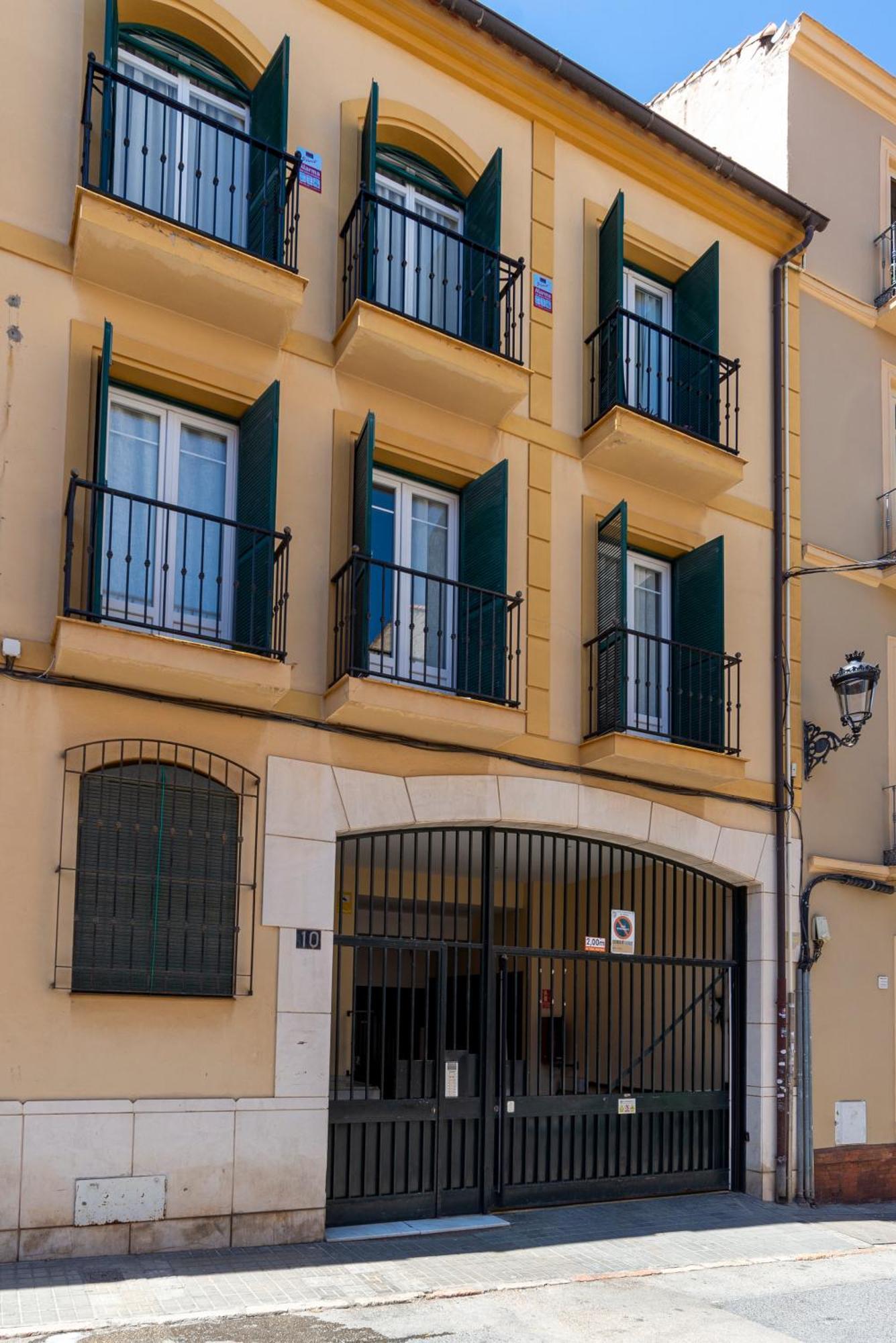 Apartment & Pool In Malaga City Center Kültér fotó