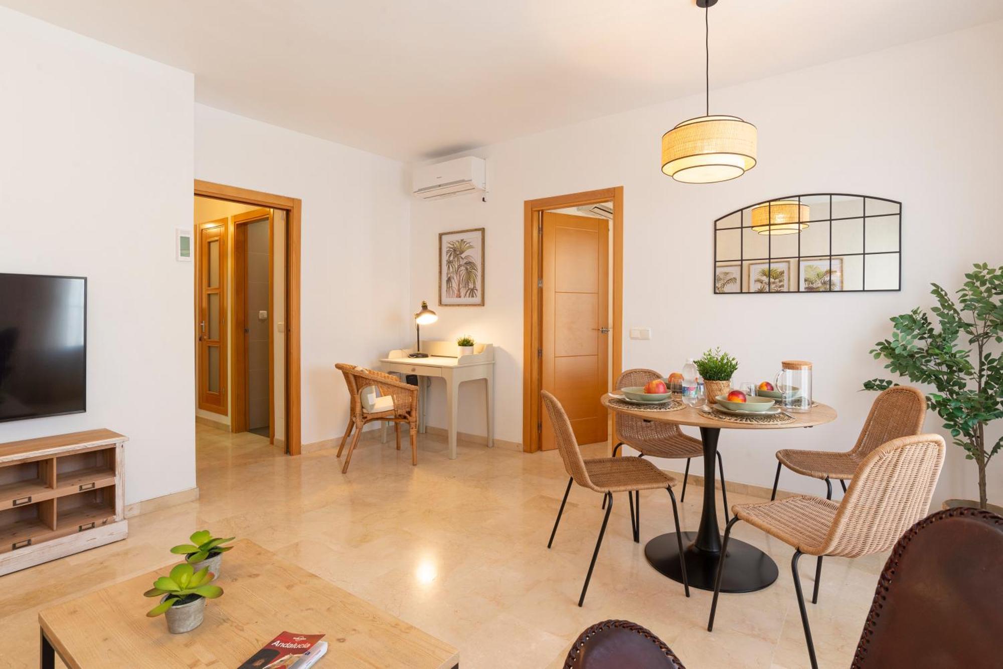 Apartment & Pool In Malaga City Center Kültér fotó