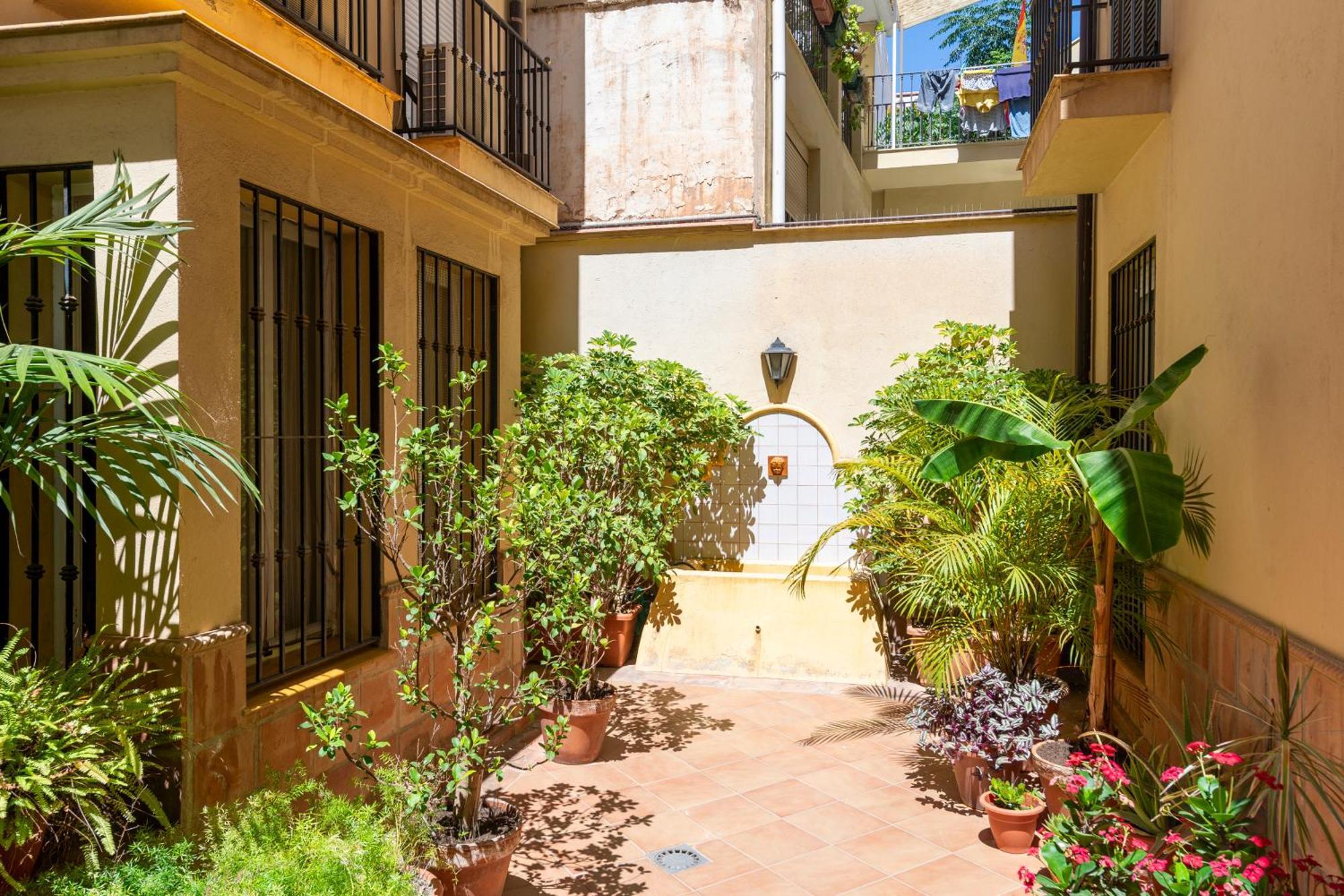 Apartment & Pool In Malaga City Center Kültér fotó