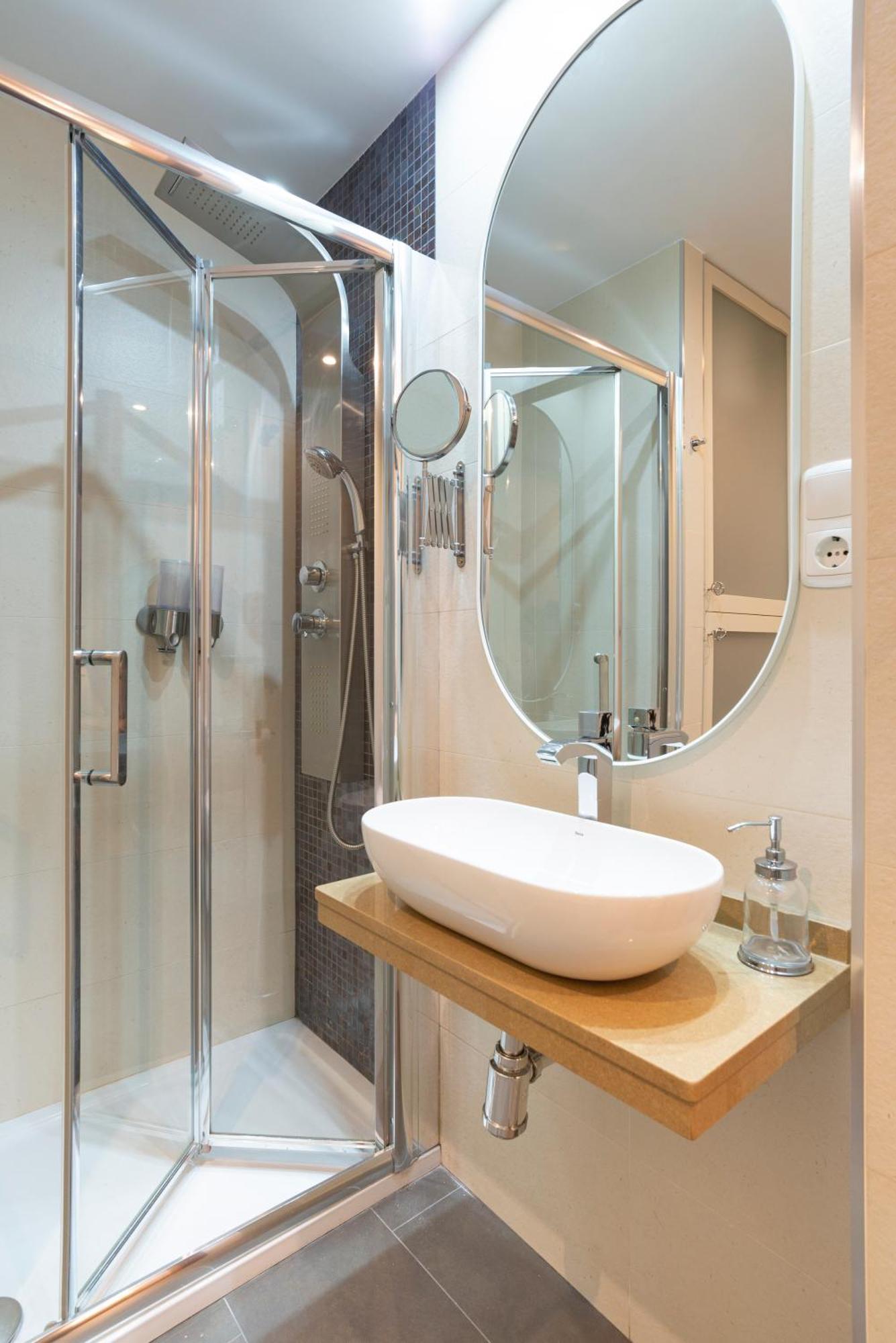 Apartment & Pool In Malaga City Center Kültér fotó