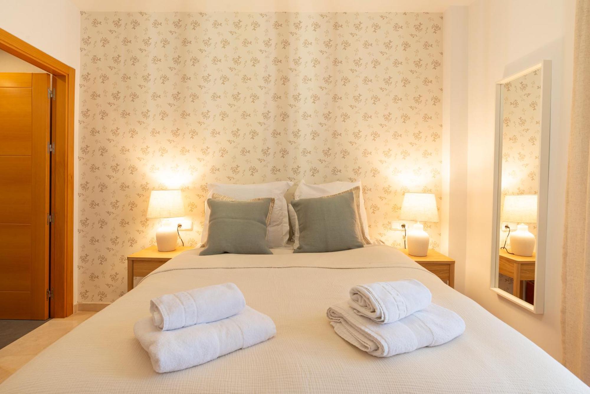 Apartment & Pool In Malaga City Center Kültér fotó