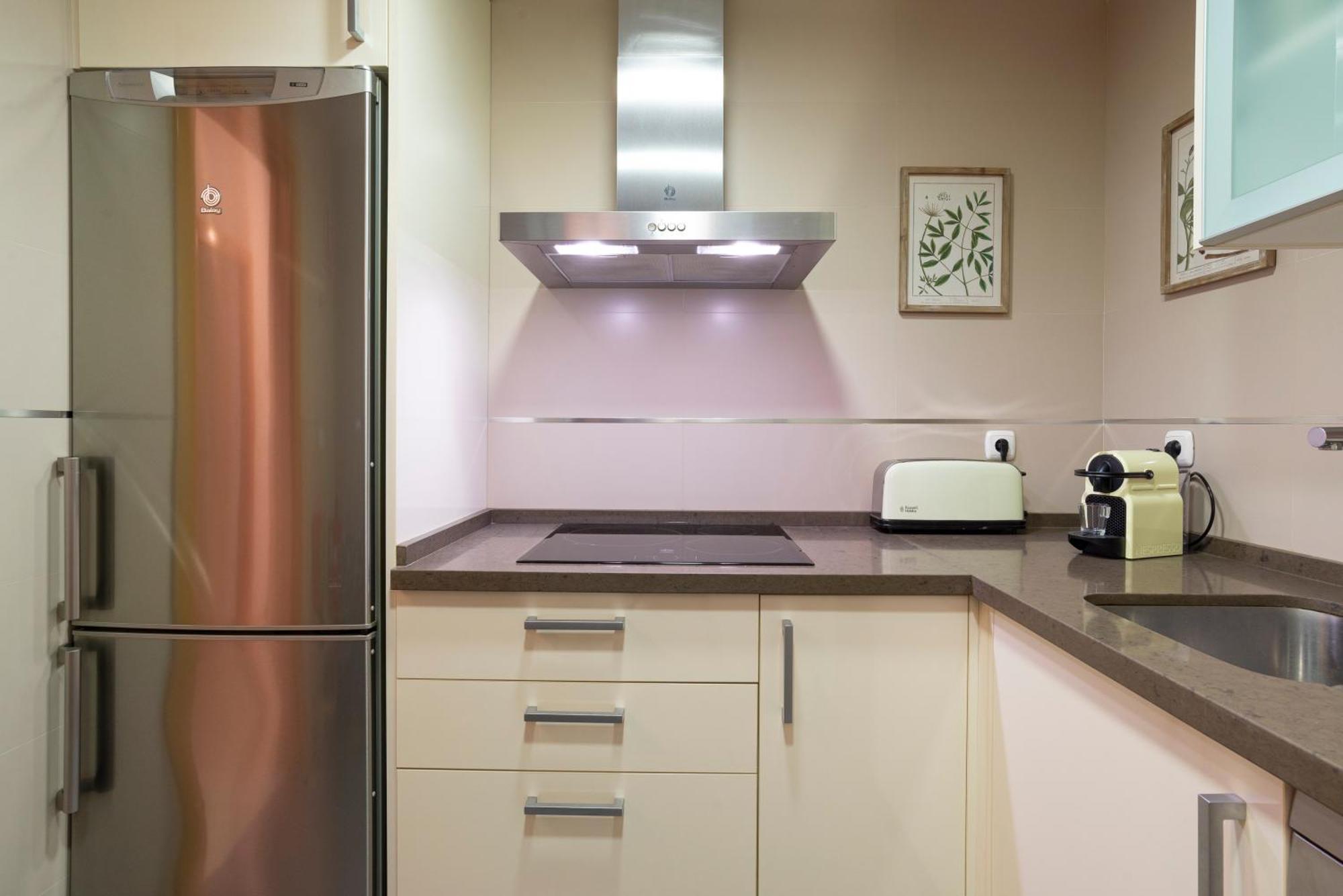 Apartment & Pool In Malaga City Center Kültér fotó