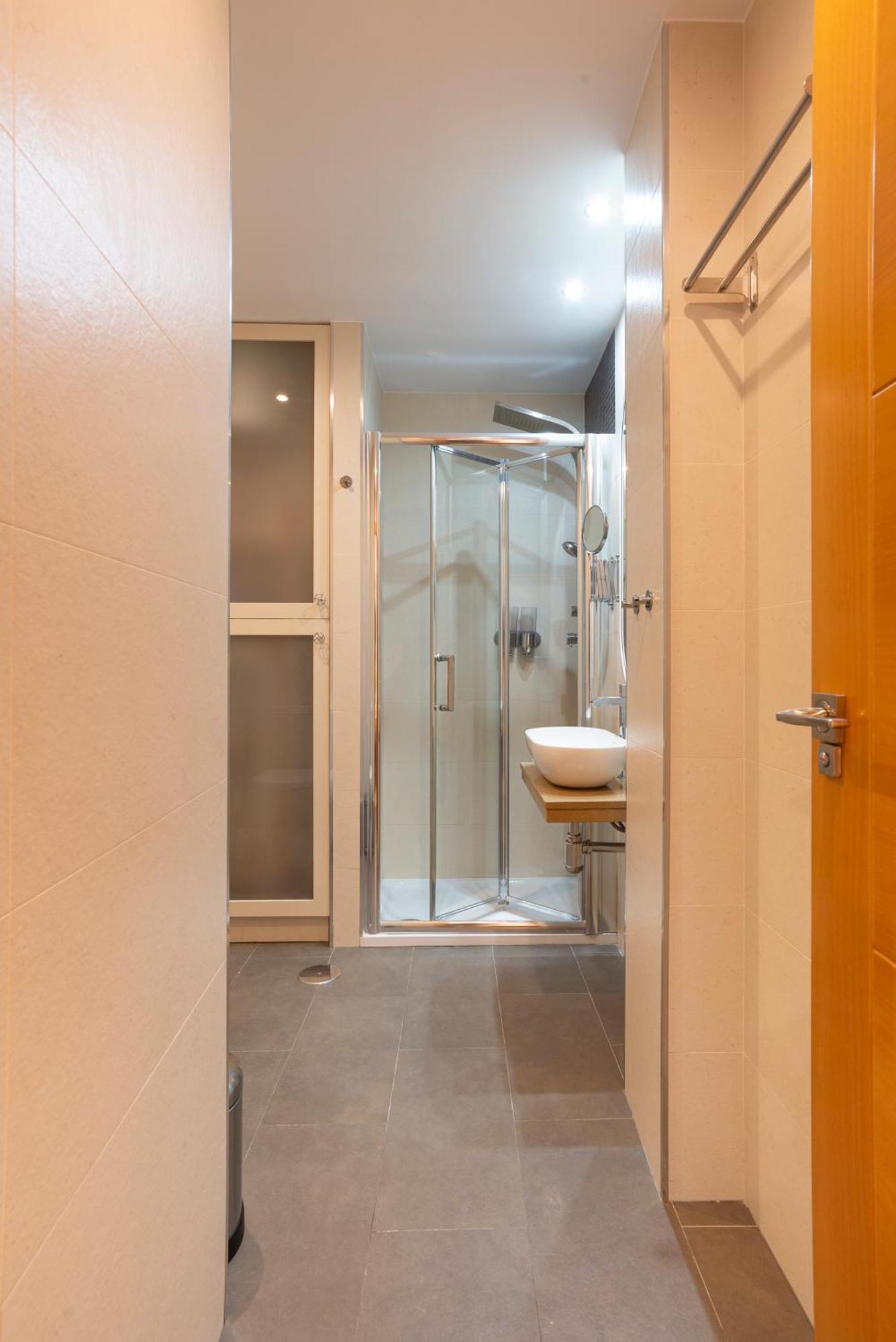 Apartment & Pool In Malaga City Center Kültér fotó